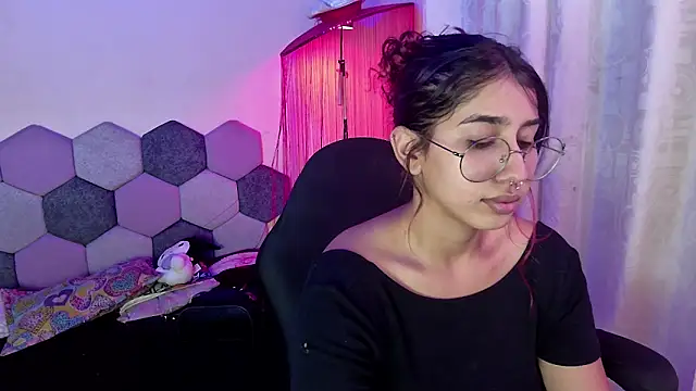 Horny tgn online show from May 2026 06:01:02 PM