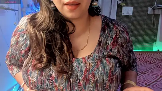 Gulabi Queen online show from February 2025 03:39:01 PM