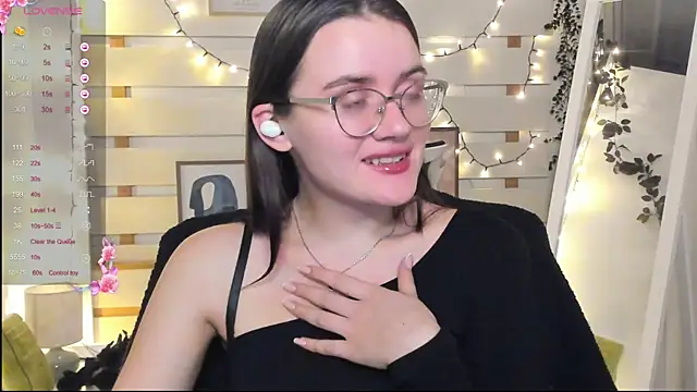 Snapshot of Josephine_jo chatting on December 2025 08:27:01 PM Josephine jo online show from December 2025 08:27:01 PM