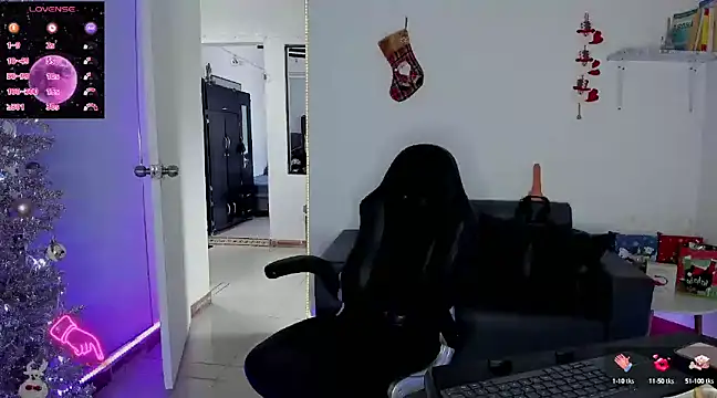 ZhoeStrong online show from December 2024 09:26:02 PM