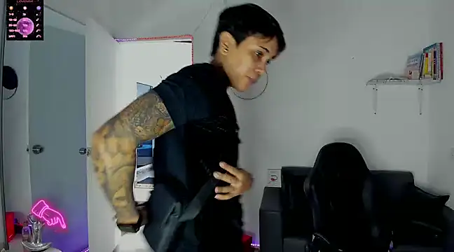 ZhoeStrong online show from January 2025 04:00:02 PM