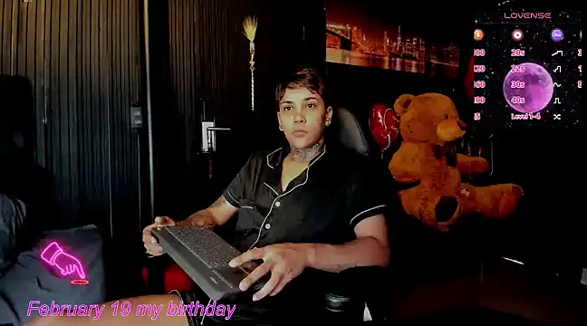 ZhoeStrong online show from February 2025 03:38:02 PM