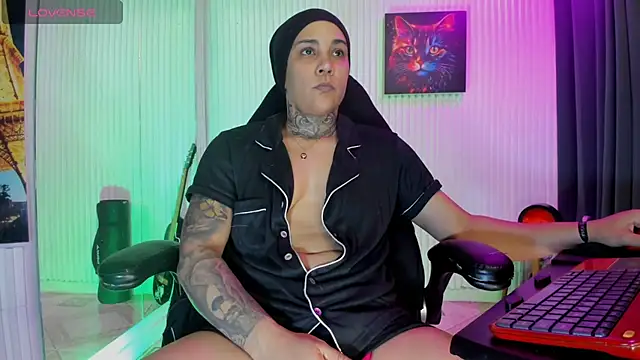 ZhoeStrong online show from May 2026 04:07:02 AM