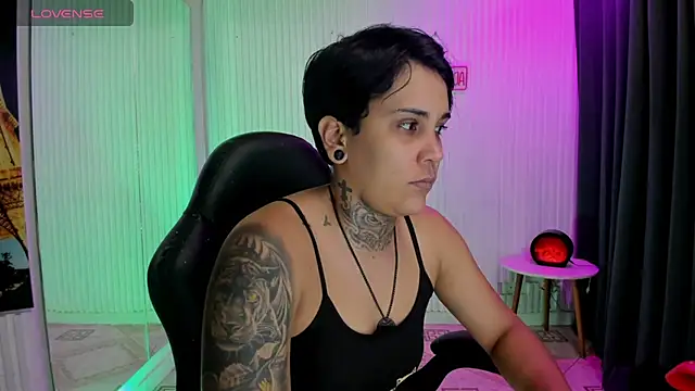 ZhoeStrong online show from May 2026 01:57:16 AM