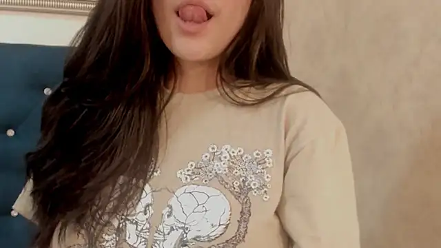 Snapshot of sofiaclauss chatting on February 2025 07:53:02 AM sofiaclauss online show from February 2025 07:53:02 AM