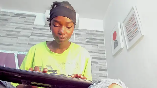 ebony march online show from October 2025 06:42:01 PM