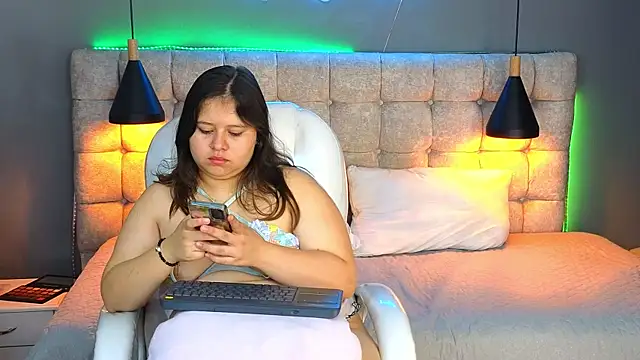 Laia and Aloby online show from January 2025 03:32:02 PM