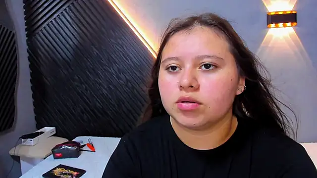 Laia and Aloby online show from May 2026 09:13:01 PM