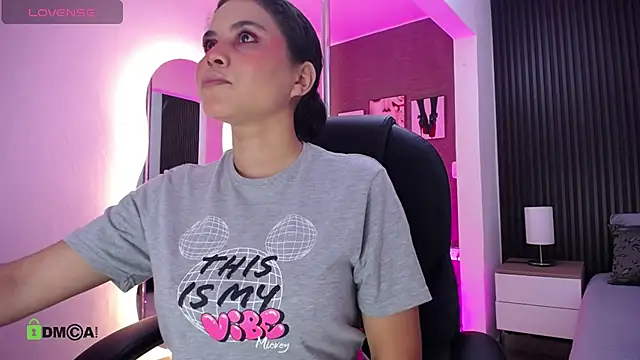 Snapshot of natasha__jackson chatting on October 2025 12:14:02 PM natasha jackson online show from October 2025 12:14:02 PM