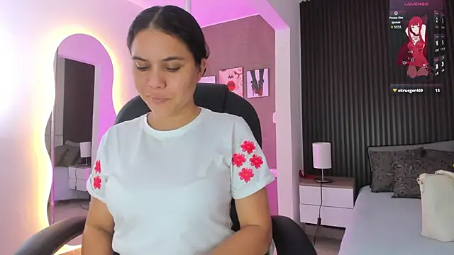 Snapshot of natasha__jackson chatting on January 2026 12:33:02 PM natasha jackson online show from January 2026 12:33:02 PM