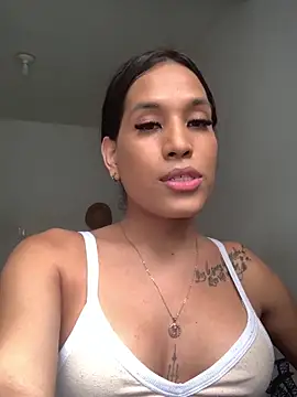 Snapshot of Emiily_Miller chatting on December 2024 08:07:02 PM Emiily Miller online show from December 2024 08:07:02 PM