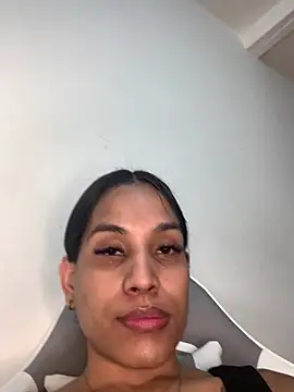 Snapshot of Emiily_Miller chatting on December 2024 07:52:02 PM Emiily Miller online show from December 2024 07:52:02 PM