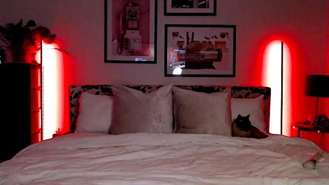 xphoenixrileyx online show from November 2025 12:46:01 AM