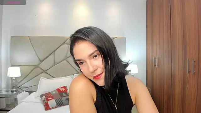 kendaall jenner  online show from December 2024 04:49:02 AM