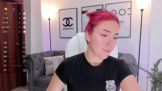 kendaall jenner  online show from March 2025 06:35:02 AM