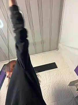 Nikol Rang   online show from February 2025 04:00:02 AM