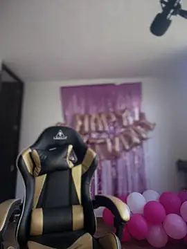 Nikol Rang   online show from April 2026 07:05:02 PM