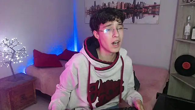 Jeam hot online show from December 2024 07:46:02 PM