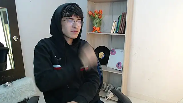 Jeam hot online show from January 2025 01:38:01 AM