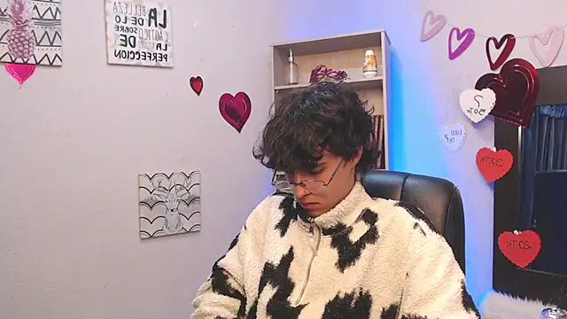 Jeam hot online show from March 2025 01:31:02 AM