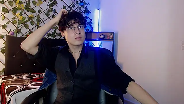 Jeam hot online show from December 2025 09:55:01 PM