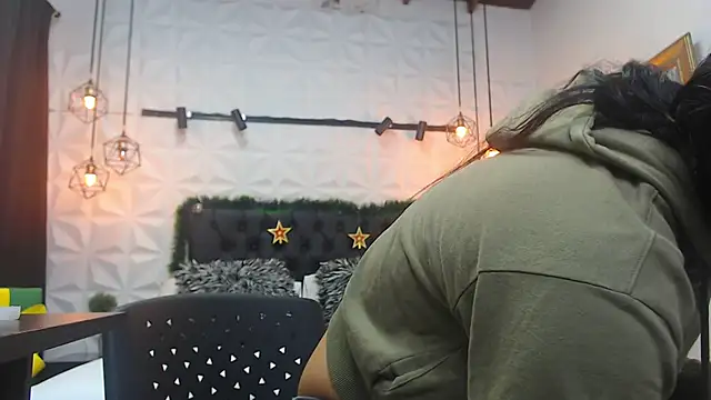 Snapshot of Alison_Wiley chatting on December 2024 11:47:01 AM Alison Wiley online show from December 2024 11:47:01 AM