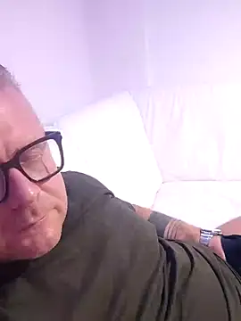 Snapshot of swingr chatting on January 2025 04:47:02 AM swingr online show from January 2025 04:47:02 AM