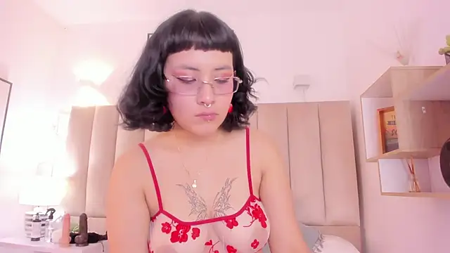 Snapshot of Haru_Bonny chatting on December 2024 08:04:01 PM Haru Bonny online show from December 2024 08:04:01 PM