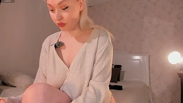 Allena moan online show from April 2026 12:03:01 PM