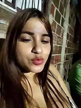 perlita05 online show from February 2025 10:35:02 AM