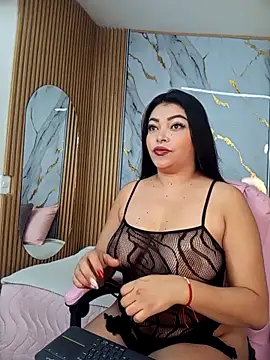 Snapshot of EmaBakker chatting on October 2025 01:20:02 PM EmaBakker online show from October 2025 01:20:02 PM