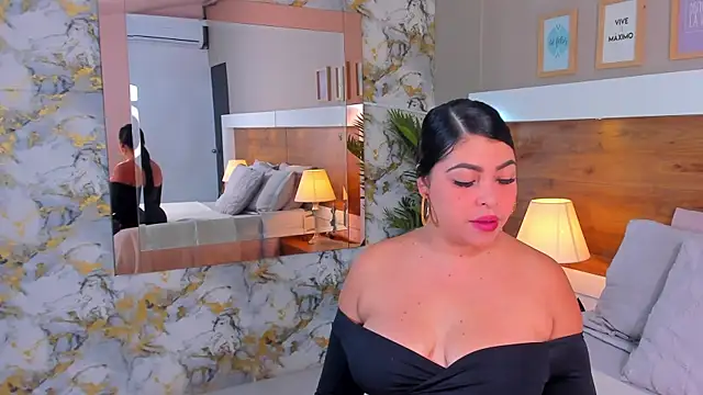 Snapshot of EmaBakker chatting on December 2025 11:26:02 AM EmaBakker online show from December 2025 11:26:02 AM