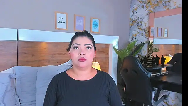 EmaBakker online show from April 2026 11:43:01 AM