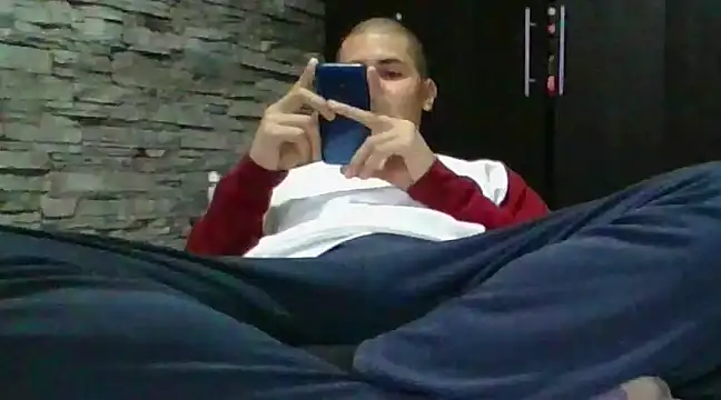 Snapshot of Sexylatin64 chatting on February 2025 10:18:02 PM Sexylatin64 online show from February 2025 10:18:02 PM