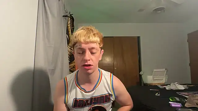 twentywithafelonyy online show from December 2024 08:00:02 AM