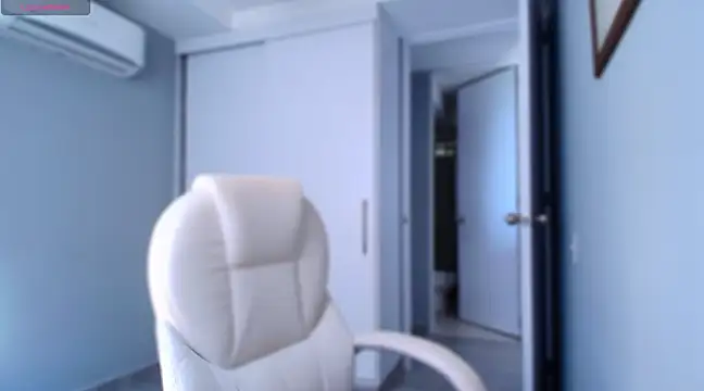 auroracaruso11 online show from January 2025 04:03:01 PM