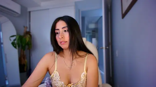 auroracaruso11 online show from October 2025 08:40:02 PM