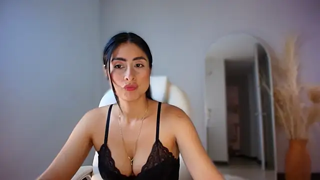 auroracaruso11 online show from November 2025 09:02:02 PM