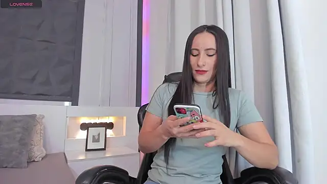 SaraGomez1 online show from February 2025 06:31:01 PM