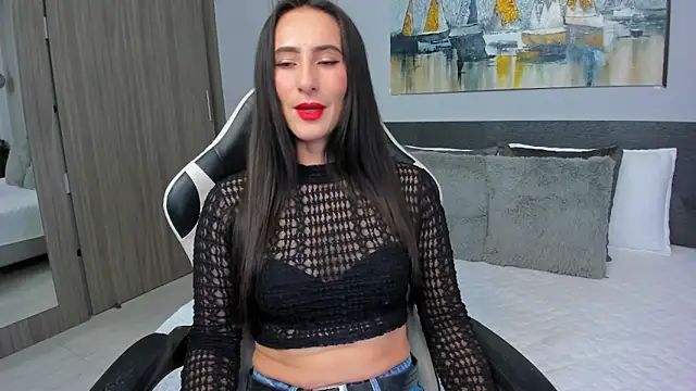 SaraGomez1 online show from May 2026 12:33:01 PM