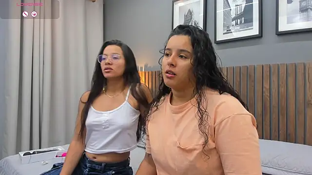 Snapshot of Dilan_y_Mia chatting on January 2025 01:20:01 PM Dilan y Mia online show from January 2025 01:20:01 PM