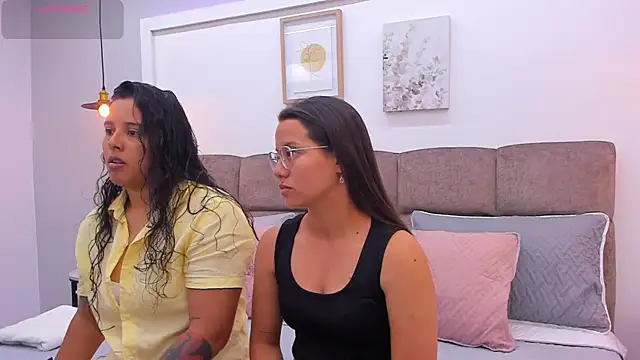 Snapshot of Dilan_y_Mia chatting on March 2025 01:14:01 PM Dilan y Mia online show from March 2025 01:14:01 PM