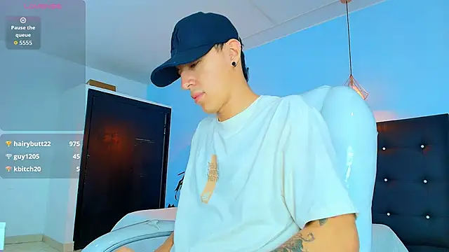 Lobo 17  online show from October 2025 03:46:02 AM