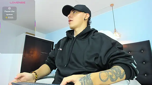 Lobo 17  online show from October 2025 03:50:02 AM