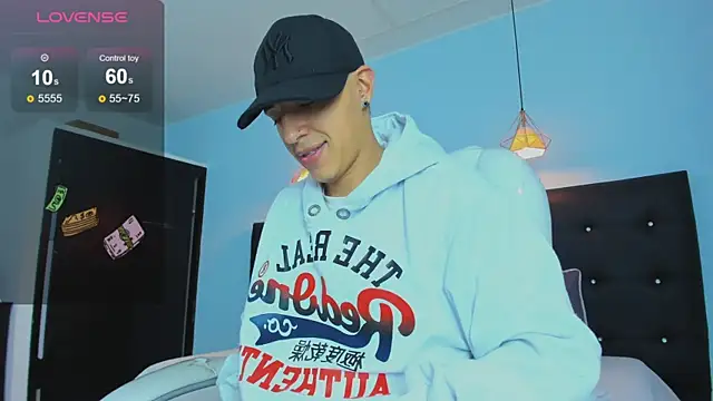 Lobo 17  online show from November 2025 03:49:01 AM