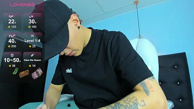 Lobo 17  online show from December 2025 03:46:02 AM