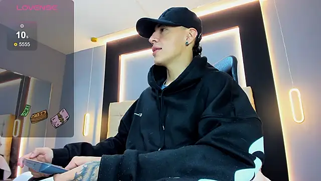 Lobo 17  online show from February 2026 03:49:01 AM