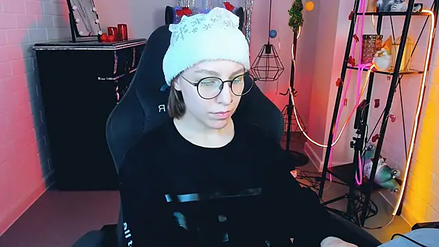 AphexQueen online show from December 2024 09:22:02 PM