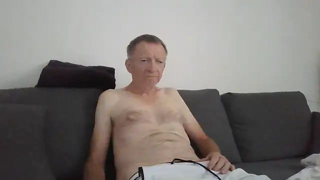 naturiste974 online show from May 2026 01:41:01 PM