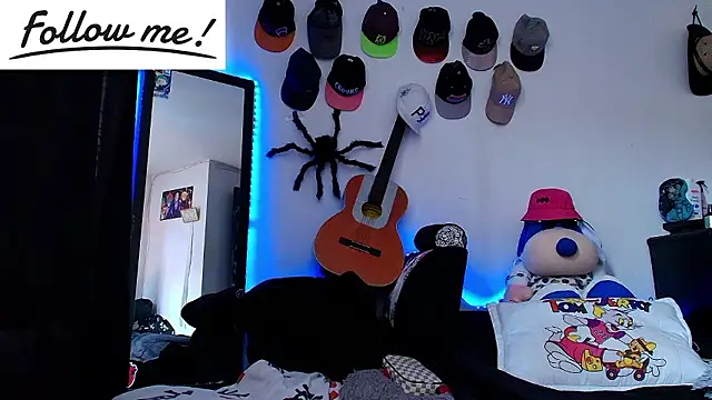 Snapshot of twink_sebas_ chatting on December 2024 05:48:02 PM twink sebas online show from December 2024 05:48:02 PM